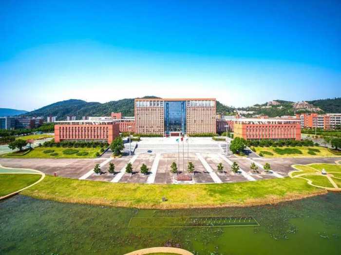 广东2023民办大学排名：珠海科技学院稳居第1，广州新华学院排第3
